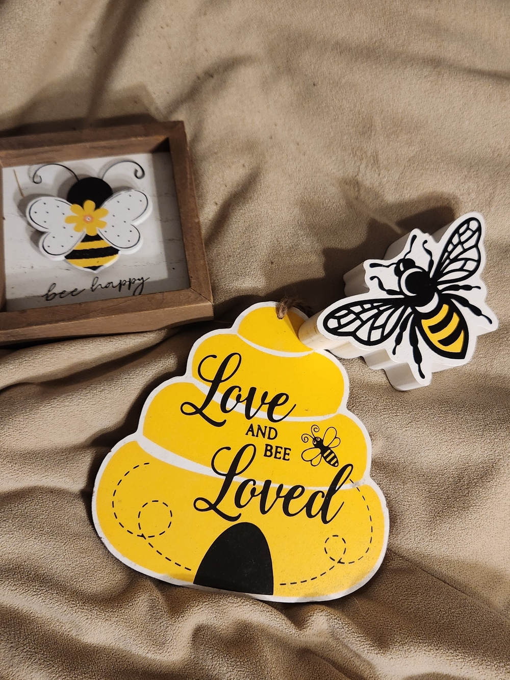 Lot Of Wood Bee Decor Euc